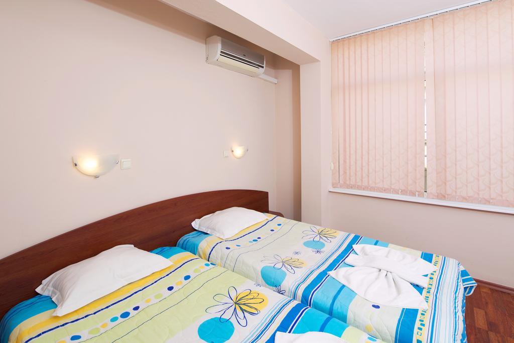 Къща за Гости Червената Къща Hotel Несебър Стая снимка