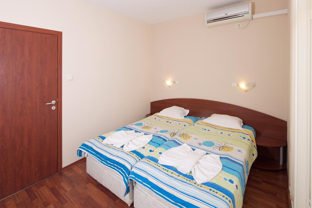Къща за Гости Червената Къща Hotel Несебър Екстериор снимка